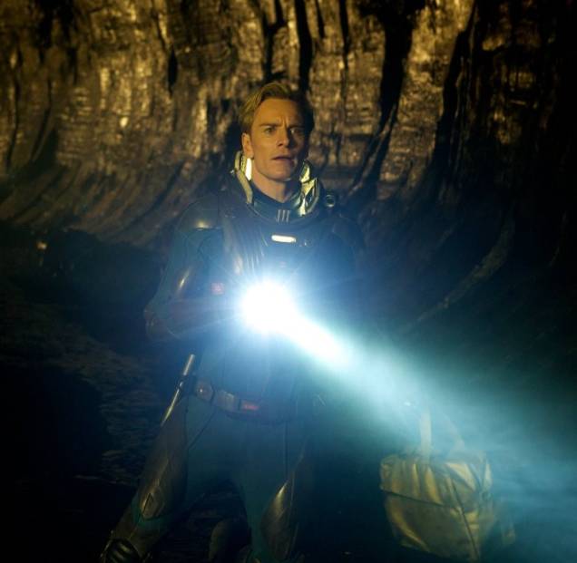 O androide sensível: o ator Michael Fassbender compõe uma atuação memorável em Prometheus