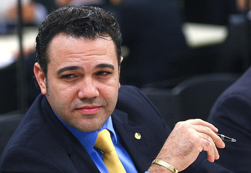 Marco Feliciano critica a estreia da novela ‘Babilônia’ e repercute na internet