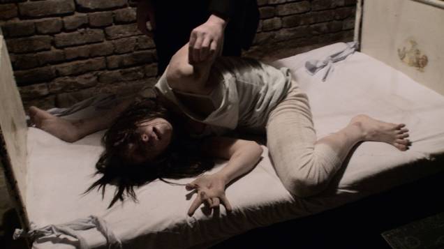 Filha do Mal: jovem quer entender o que se passou na sessão de exorcismo da mãe Filha do Mal: jovem quer entender o que se passou na sessão de exorcismo da mãe