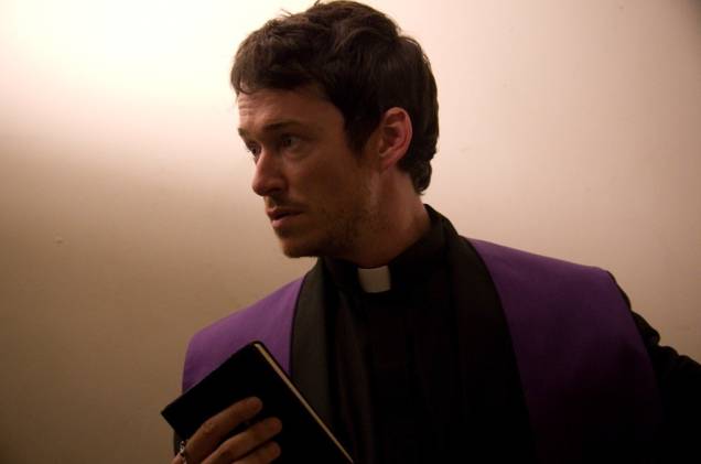 O ator Simon Quarterman em Filha do Mal: filme trata de exorcismo O ator Simon Quarterman em Filha do Mal: filme trata de exorcismo