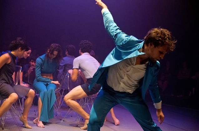 Espetáculo Ímpar, pela Focus Cia. de Dança Espetáculo Ímpar, pela Focus Cia. de Dança