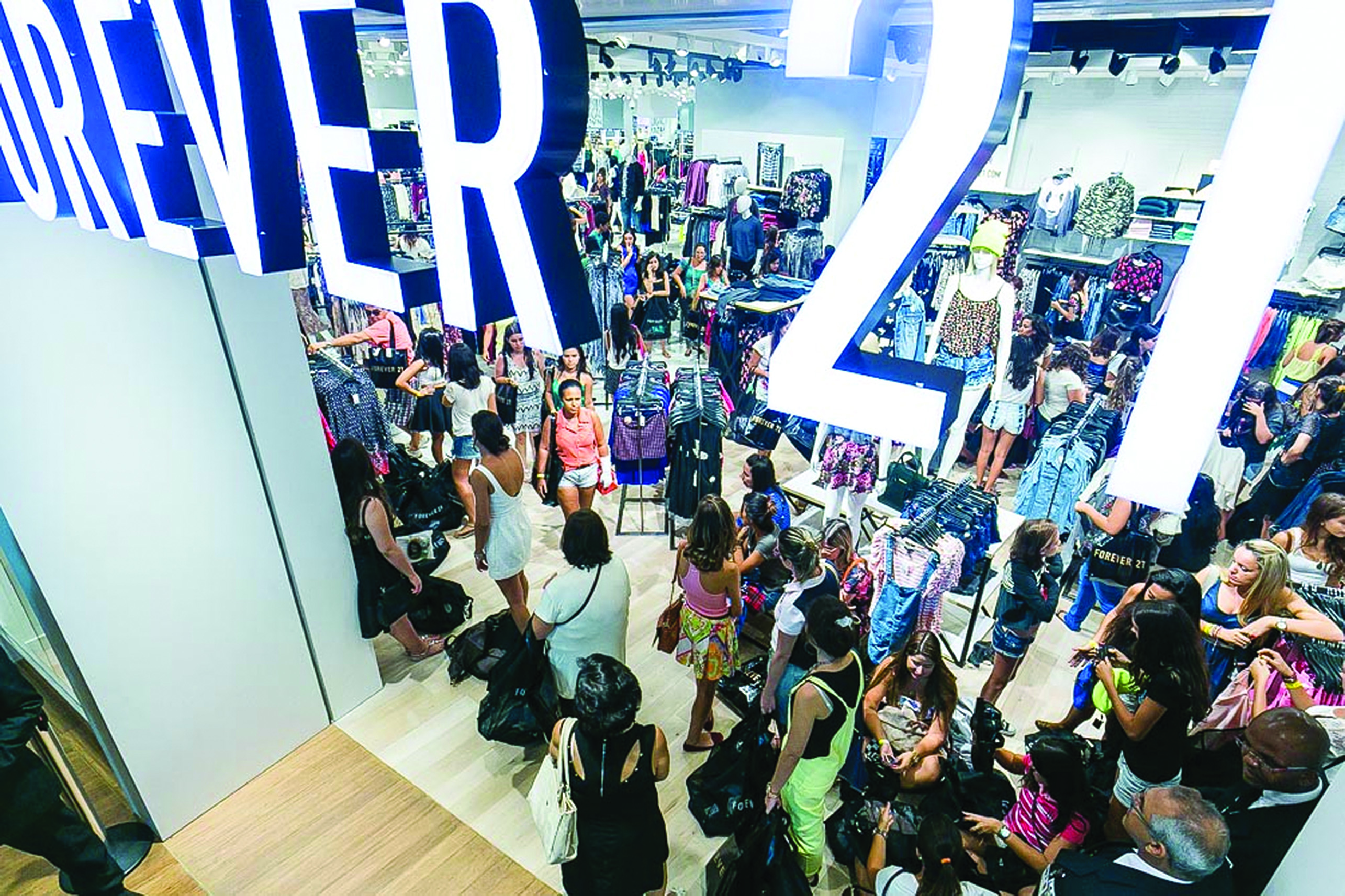 Rede Forever 21, ícone da fast fashion, fecha 11 lojas no Brasil