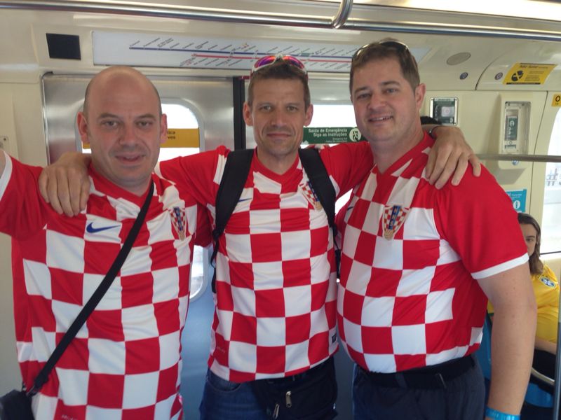 Os croatas Hadeon, Roko e Yure na chegada ao Itaquerão para a abertura da Copa (Foto: Silas Colombo)