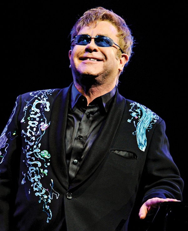 Elton John leva a turnê 40th Anniversary of the Rocket Man