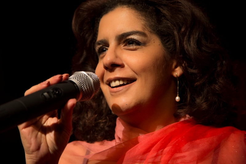 A cantora Fernanda Cunha