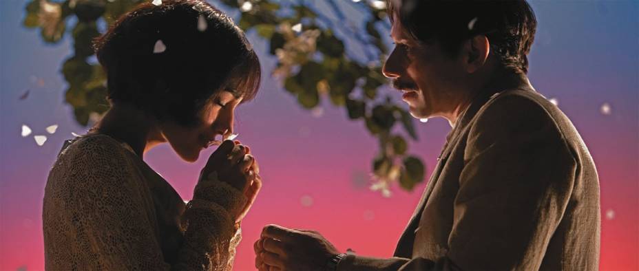 Frango com Ameixas: violinista vive depressão após seu instrumento quebrar Frango com Ameixas: violinista vive depressão após seu instrumento quebrar