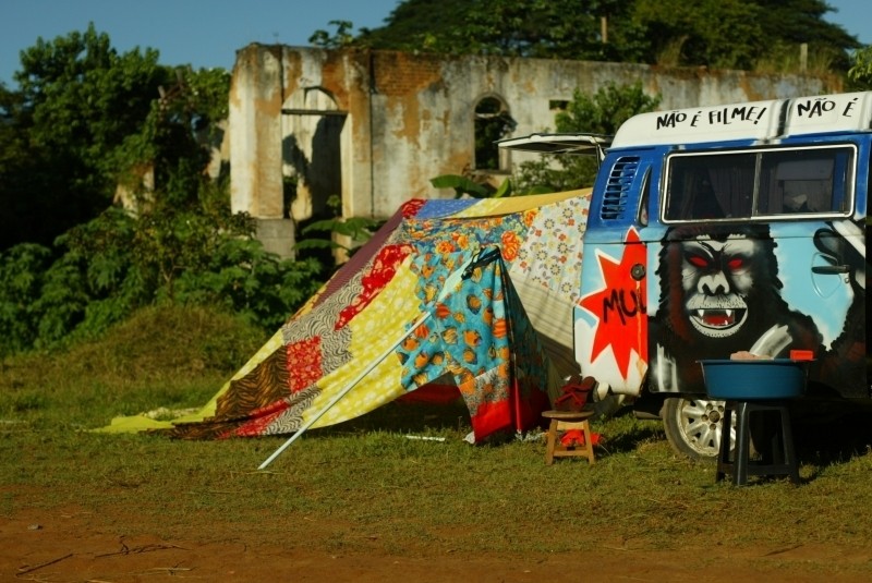 A Fuga da Mulher Gorila: road movie é dirigido por Felipe Bragança e Marina Meliande A Fuga da Mulher Gorila: road movie é dirigido por Felipe Bragança e Marina Meliande