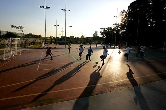 Parque da Juventude disponibiliza quadras poliesportivas