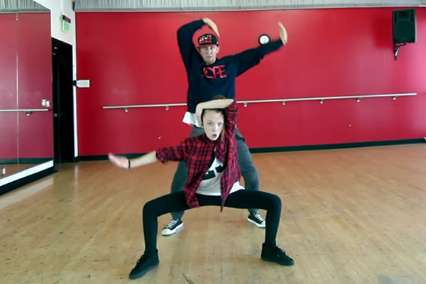 Garotinha de 11 anos surpreende com coreografia para a música ‘Shake It Off’, de Taylor Swift