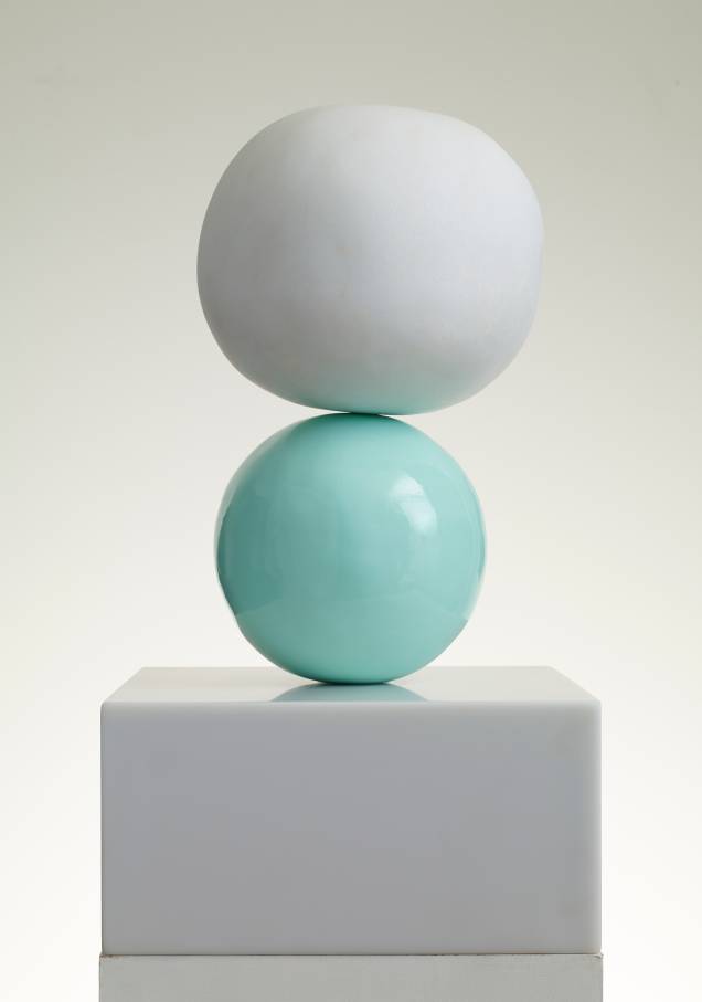 Tons pasteias aparecem em várias obras como na escultura <em>Marble 1 (</em>2014)