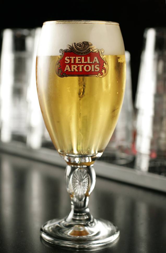A clientela costuma matar a sede com chope Stella Artois