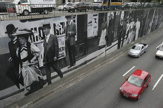 Avenida 23 de Maio: grafite inspirado em São Paulo dos anos 20