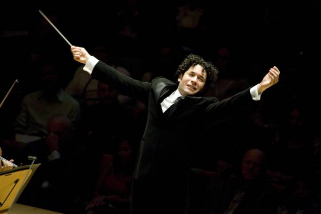 Gustavo Dudamel rege a Orquestra Sinfônica Simón Bolívar