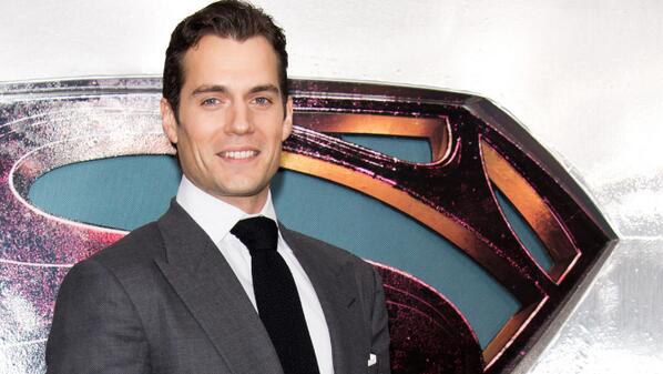 Sai primeira imagem de Henry Cavill como Super-Homem em “Batman V Superman”