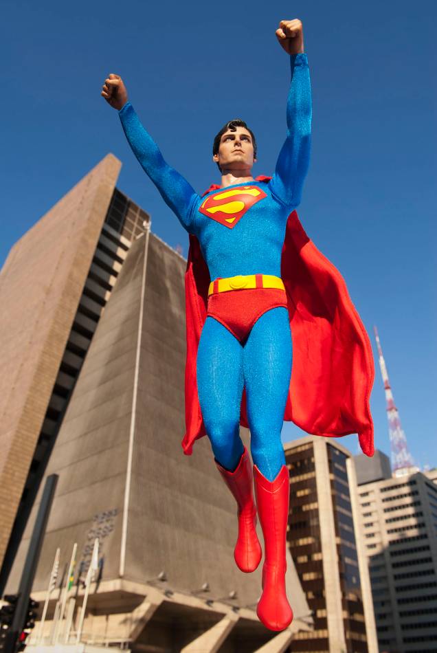 Exposição Heróis Urbanos, de Katia Arantes, mostra personagens, como o Super-homem