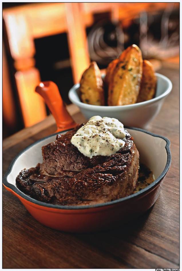 Ojo de bife com queijo de cabra boursin mais batata rústica