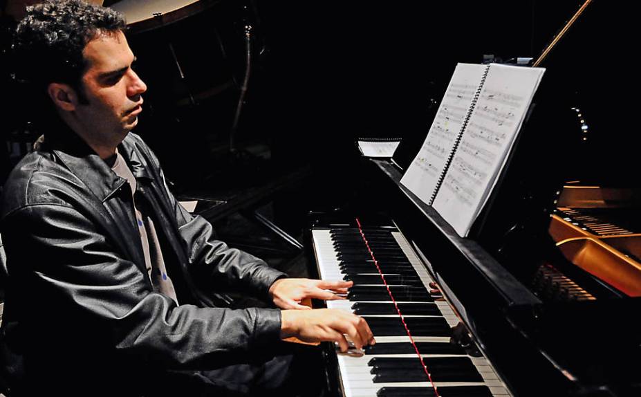 Horácio Gouveia, pianista e diretor artístico do Grupo Contemporêneo da EMESP