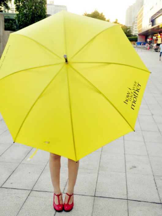O guarda-chuvas amarelo que marcou a série How I Met Your Mother