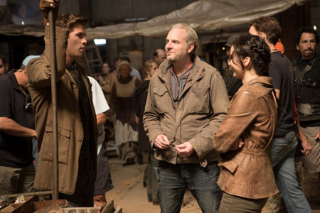 hunger-games-catching-fire-francis-lawrence-liam-hemsworth-600×400