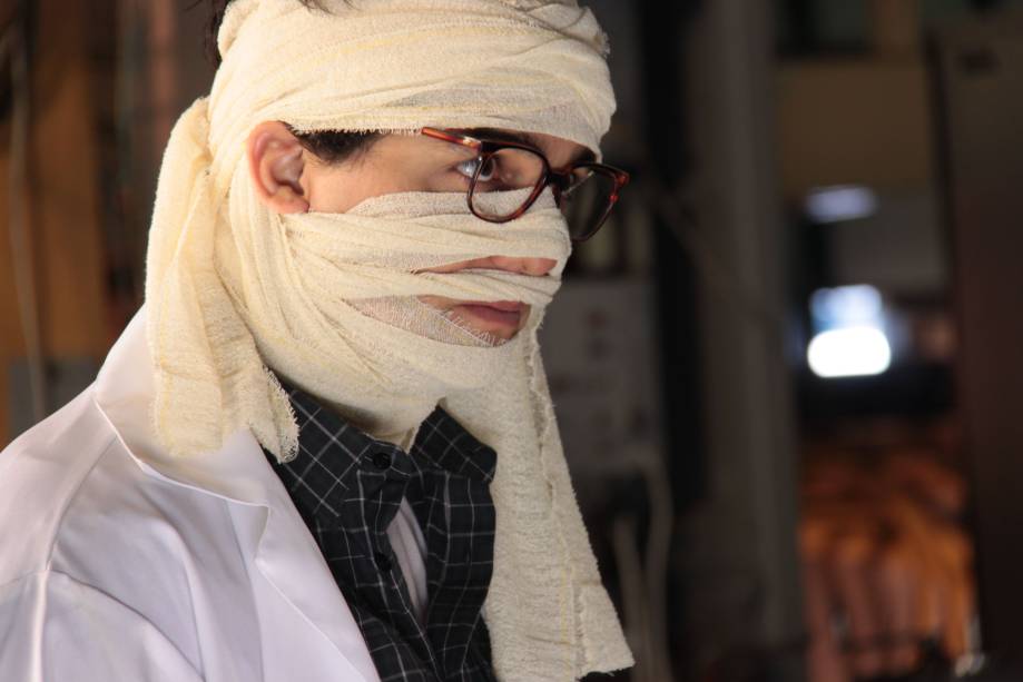O Homem do Futuro: Zero (Wagner Moura) volta no tempo acidentalmente