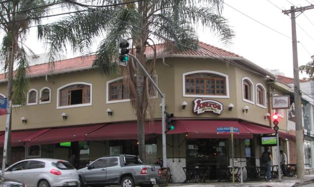 Astros Bar, na Rua Serra Do Japi n°909