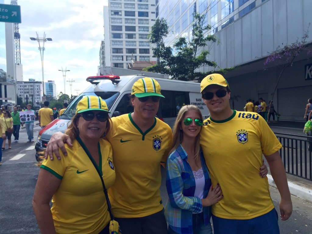 Marcos de Carvalho, 46 anos, executivo de vendas: "Essa camisa não representa a CBF, representa o Brasil, a minha pátria"