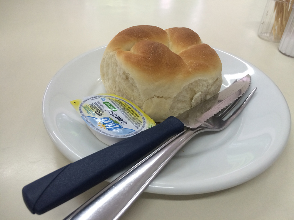 Pão com manteiga é cortesia no almoço
