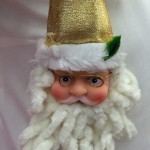 Papai Noel para pendurar na &aacute;rvore: R$ 7,00 cada um na Porto das Festas e Fantasias