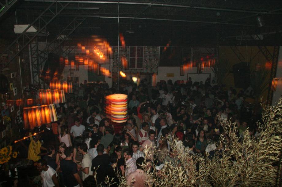 Diquinta: festas regadas a MPB e samba costumam agitar as noites da casa da Vila Leopoldina