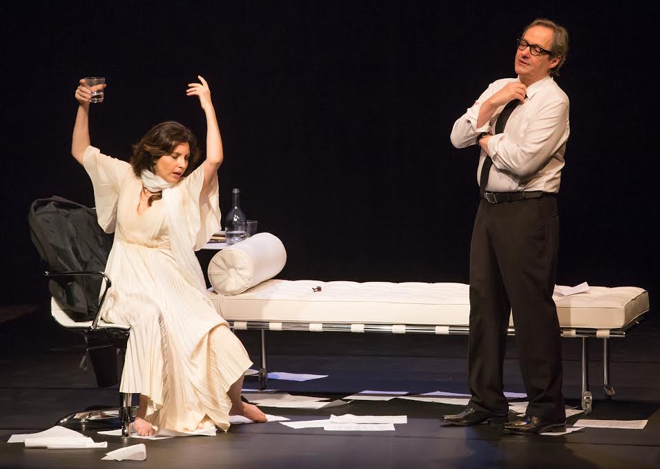 "Isadora": Melissa Vettore e Daniel Dantas na peça dirigida por Elias Andreato (Foto: Andreia Machado)