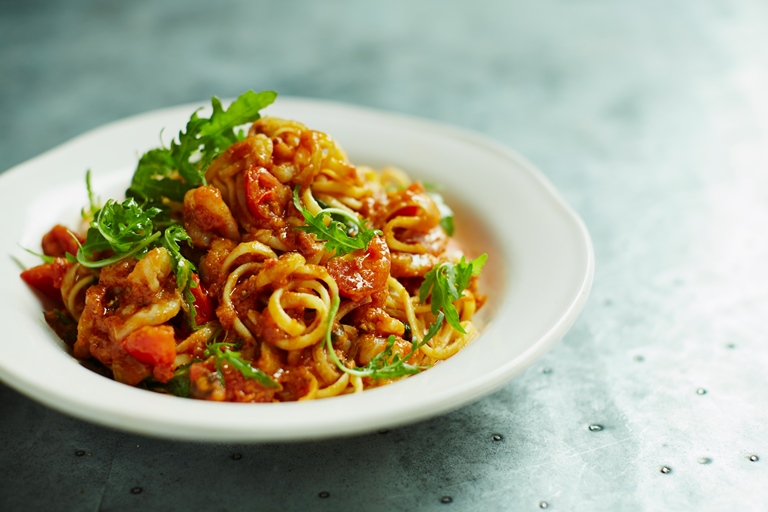 Linguini com camarão: uma das receitas de maior sucesso do chef (Matt Russell)