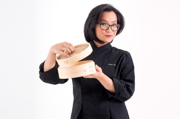 Jiang exibe a barriga de grávida em foto no Instagram