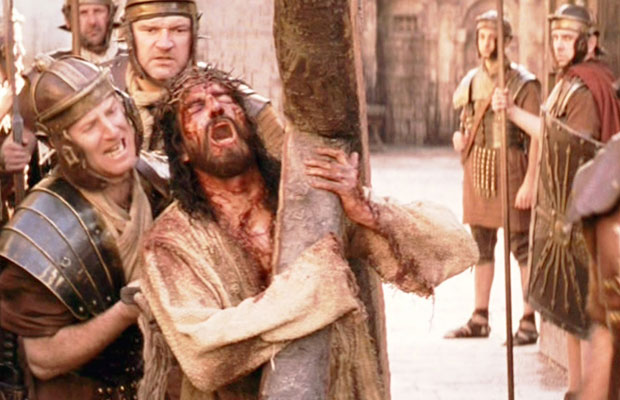 Jim Caviezel em A Paixão de Cristo (2004)
