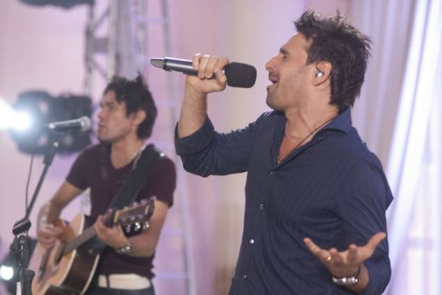 Vazio Coração: Hugo Kari (Murilo Rosa), um cantor de sucesso