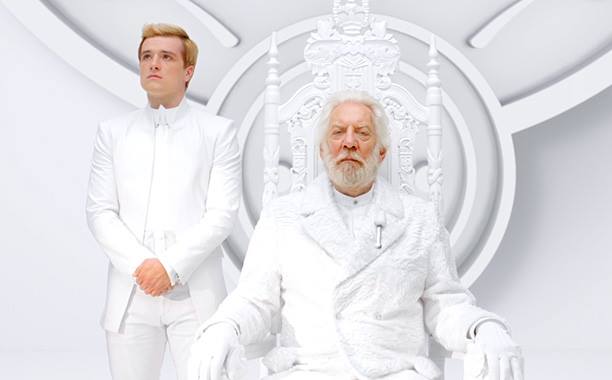 Donald Sutherland, no papel do presidente Coriolanus Snow, e Josh Hutcherson, como o jovem Peeta Mellark