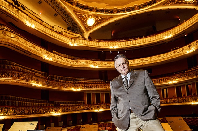 Neschling: o teatro deve 900 000 reais a artistas estrangeiros (Foto: Adriano Vizoni)