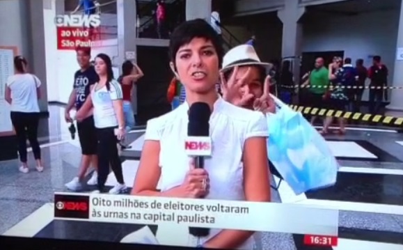 Cena da passagem da repórter da Globo News