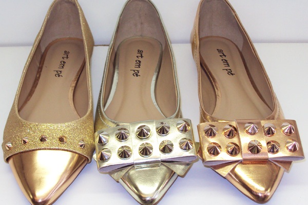 Sapatilhas de bico fino com spikes, na Art em Pé Sapatilhas de bico fino com spikes, na Art em Pé