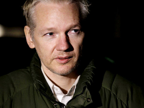 Julian Assange participa de debate sobre vigilância na internet