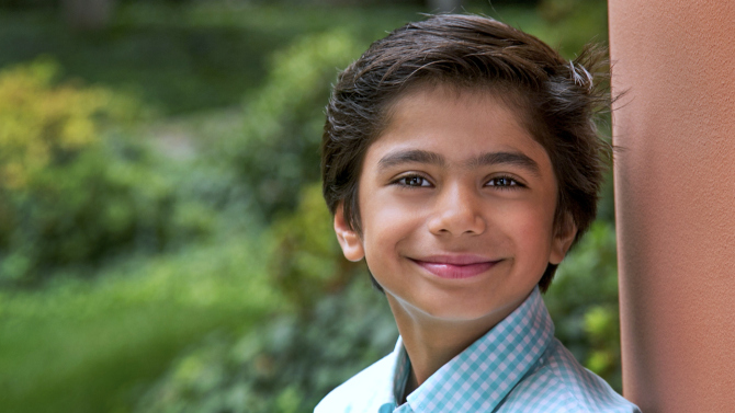 Este é Neel Sethi, um nova-iorquino de 10 anos, que vai interpretar Mogli. 