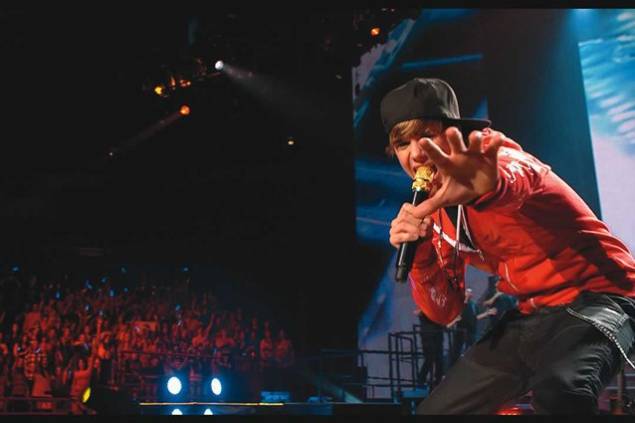 Justin Bieber: ídolo adolescente lotou o Estádio do Morumbi de fãs empolgadas em 2011 Justin Bieber: ídolo adolescente lotou o Estádio do Morumbi de fãs empolgadas em 2011