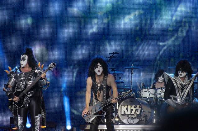 KISS KISS
