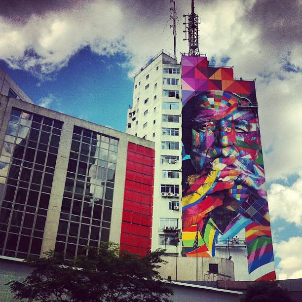 Eduardo Kobra homenageia Oscar Niemeyer