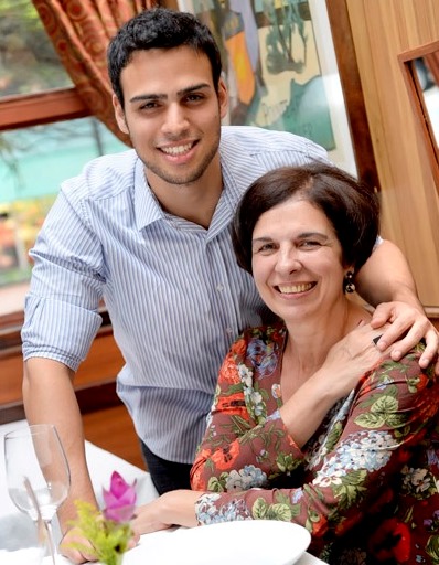 Leo ao lado da mãe, Marie-France: terceira geração (Foto: Tadeu Brunelli)