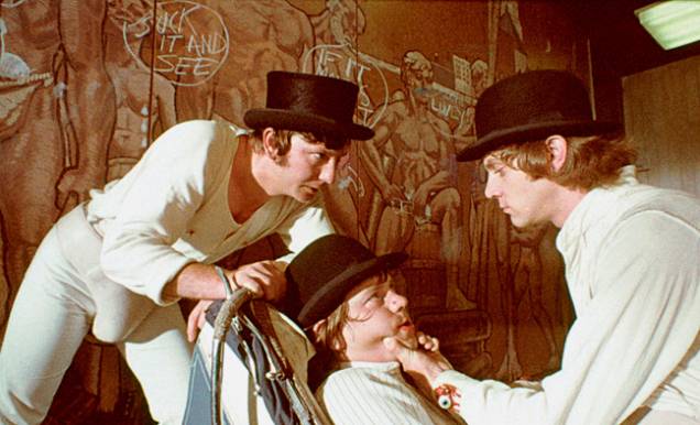 Cena do filme "Laranja Mecânica" (Reino Unido, 1971) de Stanley Kubrick