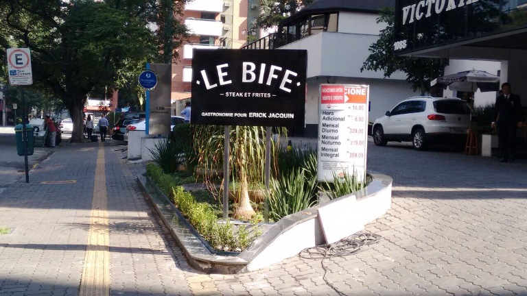 Le Bife: no térreo do flat onde funcionou o La Brasserie (Fotos: acervo pessoal)