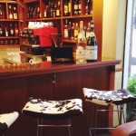 Bancos em couro: tem&aacute;tica bovina