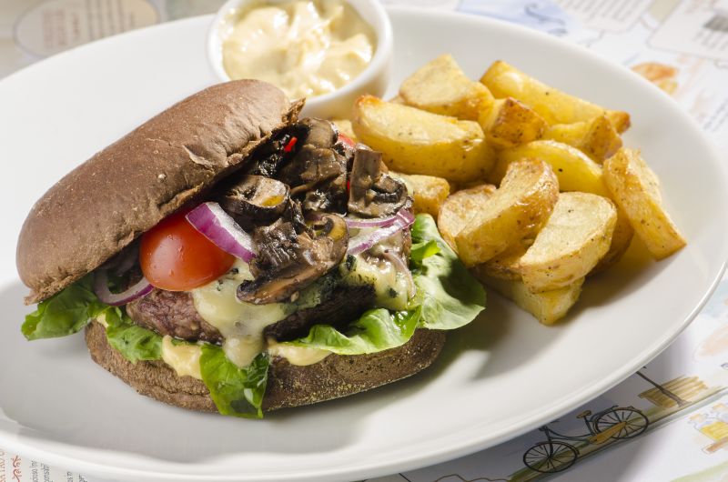 SANDUICHE COGUMELOS COM GORGONZOLA – LE GRAND BURGUER – PORTO ALEGRE