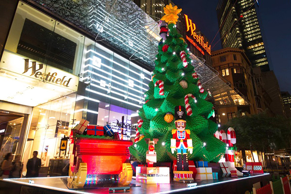 Profissionais constroem a maior árvore de Natal do mundo feita de LEGOs e o  resultado é simplesmente incrível | VEJA SÃO PAULO