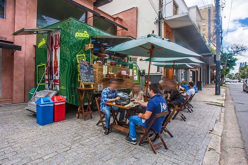 A versão itinerante do restaurante Olea Mozzarella Bar estaciona, em geral, na frente de algumas lojas da cidade
